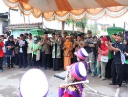 MTs Ronas Street Parade Asah Motorik dan Kreativitas Anak